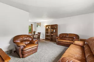 5203 Quincy Dr, Columbus, OH 43232 - Photo 6