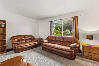 5203 Quincy Drive, Columbus, OH 43232 - Photo 6