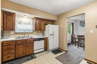 5203 Quincy Drive, Columbus, OH 43232 - Photo 10