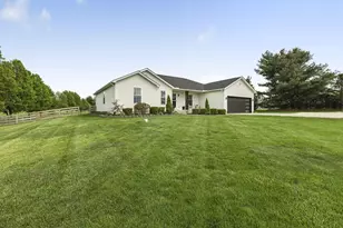 1538 Amanda Northern Rd NW, Canal Winchester, OH 43110 - Photo 4