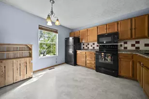 974 Esther Dr, Columbus, OH 43207 - Photo 6