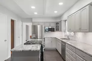1349 Redwood Ct, Columbus, OH 43229 - Photo 22