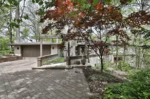 815 Lookout Point Dr, Columbus, OH 43235 - Photo 2