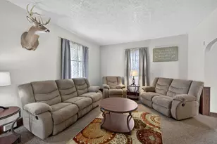 810 Highland Ave, Cambridge, OH 43725 - Photo 4