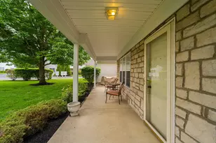 7849 Meadowlark Ln N, Reynoldsburg, OH 43068 - Photo 6