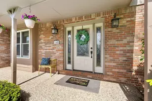 165 Briarbend Blvd, Powell, OH 43065 - Photo 2