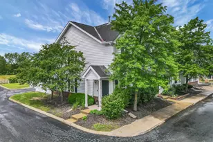 6323 Lakeview Dr W, Grove City, OH 43123 - Photo 2
