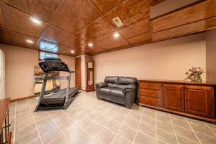 638 Ridenour Rd, Columbus, OH 43230 - Photo 46