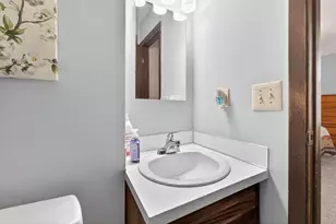 2040 Tuckaway Ct, Columbus, OH 43228 - Photo 28