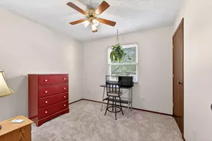 2040 Tuckaway Ct, Columbus, OH 43228 - Photo 32