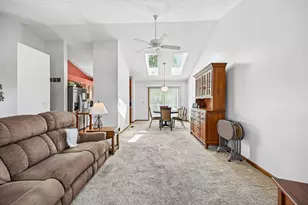 3647 Seattle Slew Dr, Columbus, OH 43221 - Photo 4