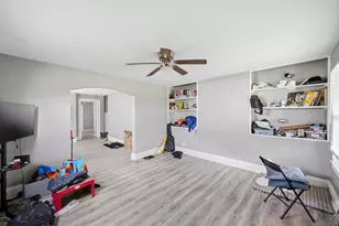 1999 W Broad St, Columbus, OH 43223 - Photo 10