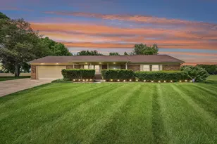 676 Fairlawn Dr, Circleville, OH 43113 - Photo 2