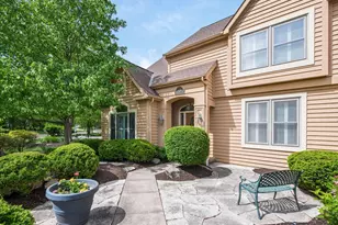 3818 Riverwatch Ln, Columbus, OH 43221 - Photo 4