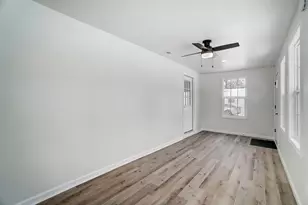 1896 Dyer Rd, Grove City, OH 43123 - Photo 6