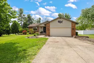 11655 E Eastmeadow Ct, Pickerington, OH 43147 - Photo 2