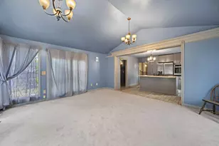 300 Dunbarton Rd, Columbus, OH 43230 - Photo 10