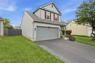 1661 Green Friar Dr, Columbus, OH 43228 - Photo 2