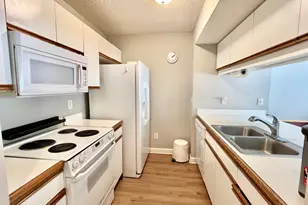 2073 Tamarin Dr, Columbus, OH 43235 - Photo 8