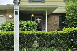 6169 Meadow Wood Ln, Columbus, OH 43228 - Photo 2