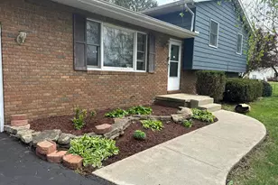 512 Mark Cir, Newark, OH 43055 - Photo 2