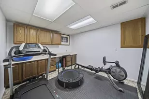 6753 Lakeside Cir W, Worthington, OH 43085 - Photo 86