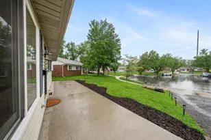 4916 Travers Ct, Hilliard, OH 43026 - Photo 2