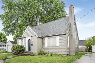 828 Lindbergh Ave, Zanesville, OH 43701 - Photo 2