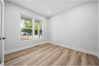3733 Genessee Avenue, Columbus, OH 43219 - Photo 6