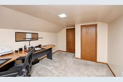 606 Airport Road, Zanesville, OH 43701 - Photo 32