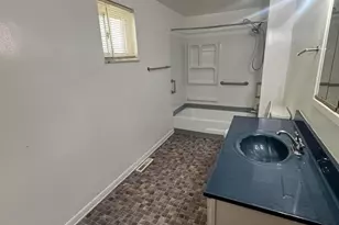 430 W Mulberry St, Lancaster, OH 43130 - Photo 6