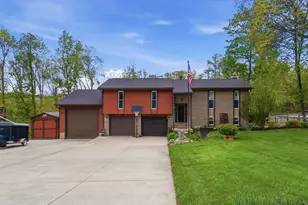 447 Deer Trail Dr, Thornville, OH 43076 - Photo 2