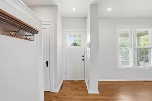 982 Olmstead Ave, Columbus, OH 43201 - Photo 4