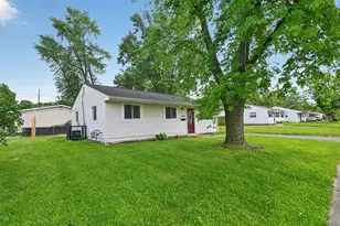 2446 Kitchner Dr, Columbus, OH 43207 - Photo 2