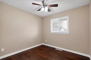 2446 Kitchner Dr, Columbus, OH 43207 - Photo 12