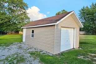 339 W Oak St, Washington Court House, OH 43160 - Photo 6