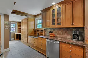 212 S Roosevelt Ave, Columbus, OH 43209 - Photo 20