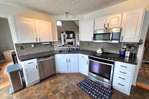 7843 Pinehill Rd, Lewis Center, OH 43035 - Photo 12