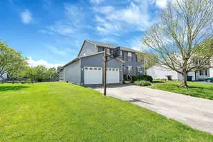 527 Warwick Ln, Pickerington, OH 43147 - Photo 2