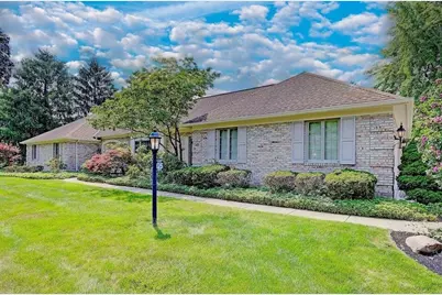 125 W Campus View Boulevard, Columbus, OH 43235 - Photo 2