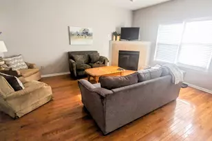 498 E Kossuth St, Columbus, OH 43206 - Photo 2