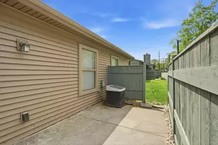 1303 Worthington Creek Dr, Columbus, OH 43085 - Photo 6