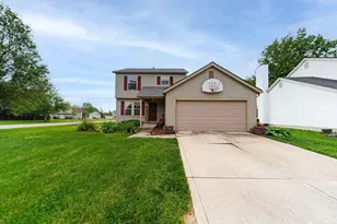 1387 Village Dr, Marysville, OH 43040 - Photo 2