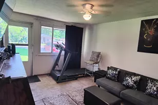 3484 E Deshler Ave, Columbus, OH 43227 - Photo 6