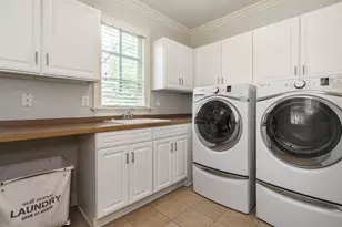 4085 Lyon Dr, Columbus, OH 43220 - Photo 26