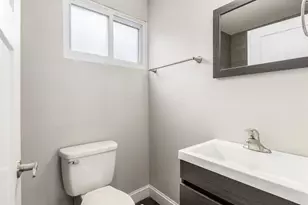 209 S Ogden Ave, Columbus, OH 43204 - Photo 24