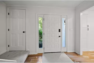 990 Venetian Way, Columbus, OH 43230 - Photo 4
