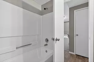 4906 River Trail Ct, Columbus, OH 43228 - Photo 22