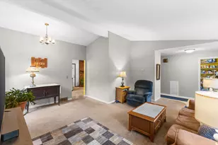 657 Governors St, Delaware, OH 43015 - Photo 6