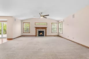 11710 Bridgewater Dr, Pickerington, OH 43147 - Photo 2